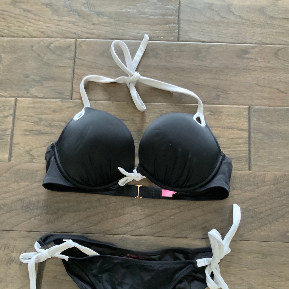 Victoria’s Secret bikini